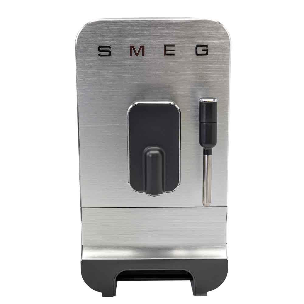Smeg BCC02BLMEU Kompakte Kaffeevollautomat mit Dampffunktion Schwarz