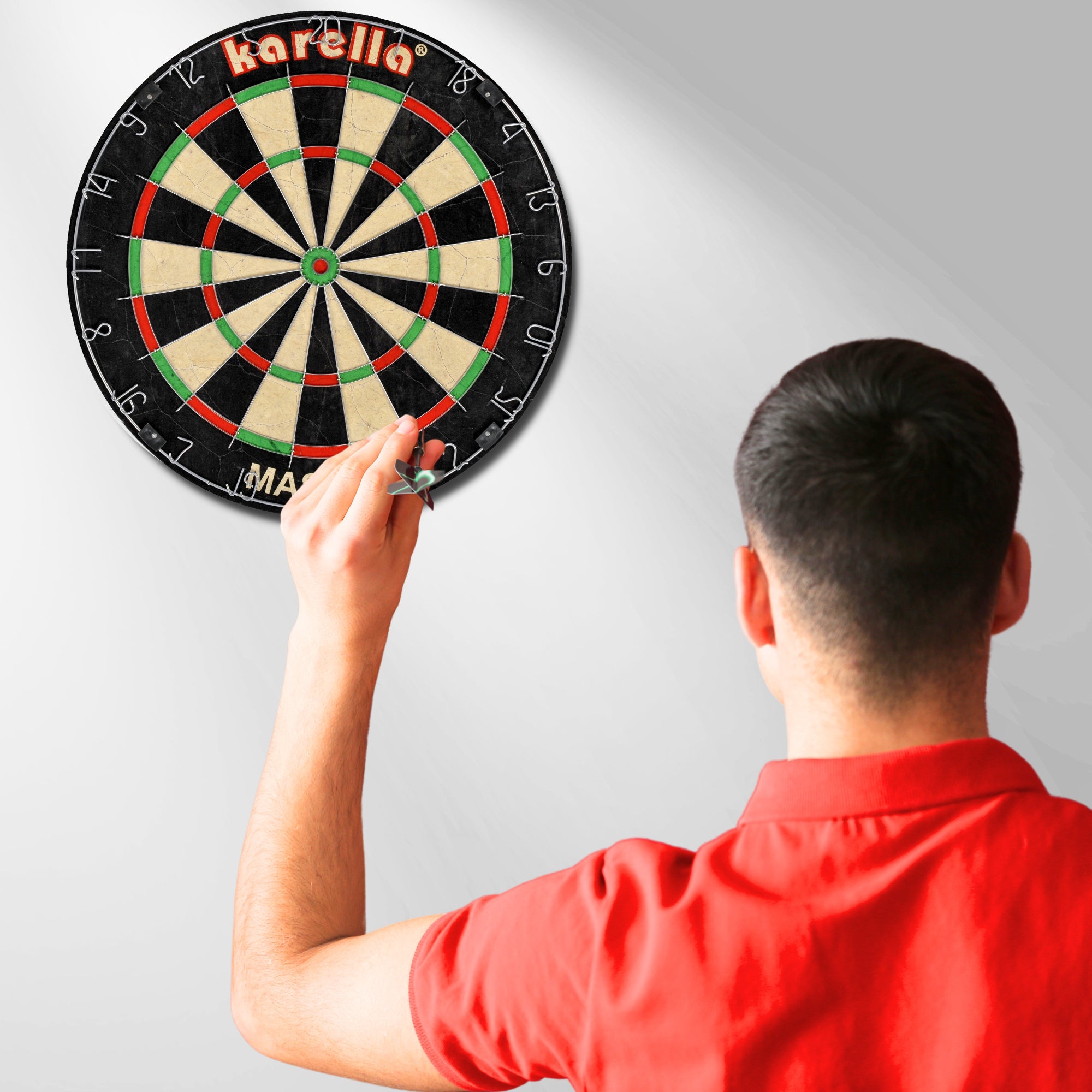Karella Dartboard in set including 2 sets of Karella Blackstar Steel + throwing line