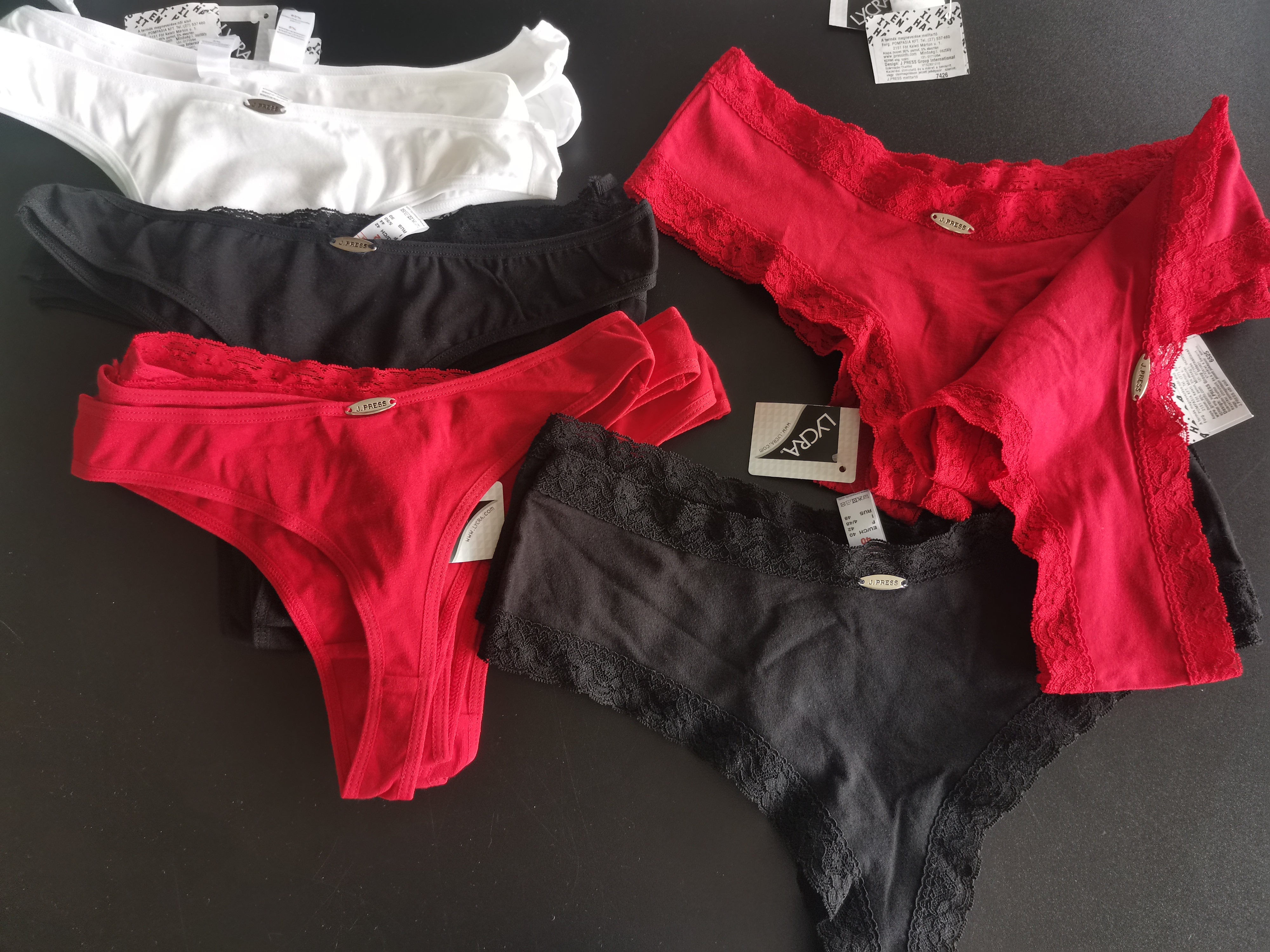 Women's underwear, lingerie and slips, thongs outlet. Mix lingeries and underpants. Great offer