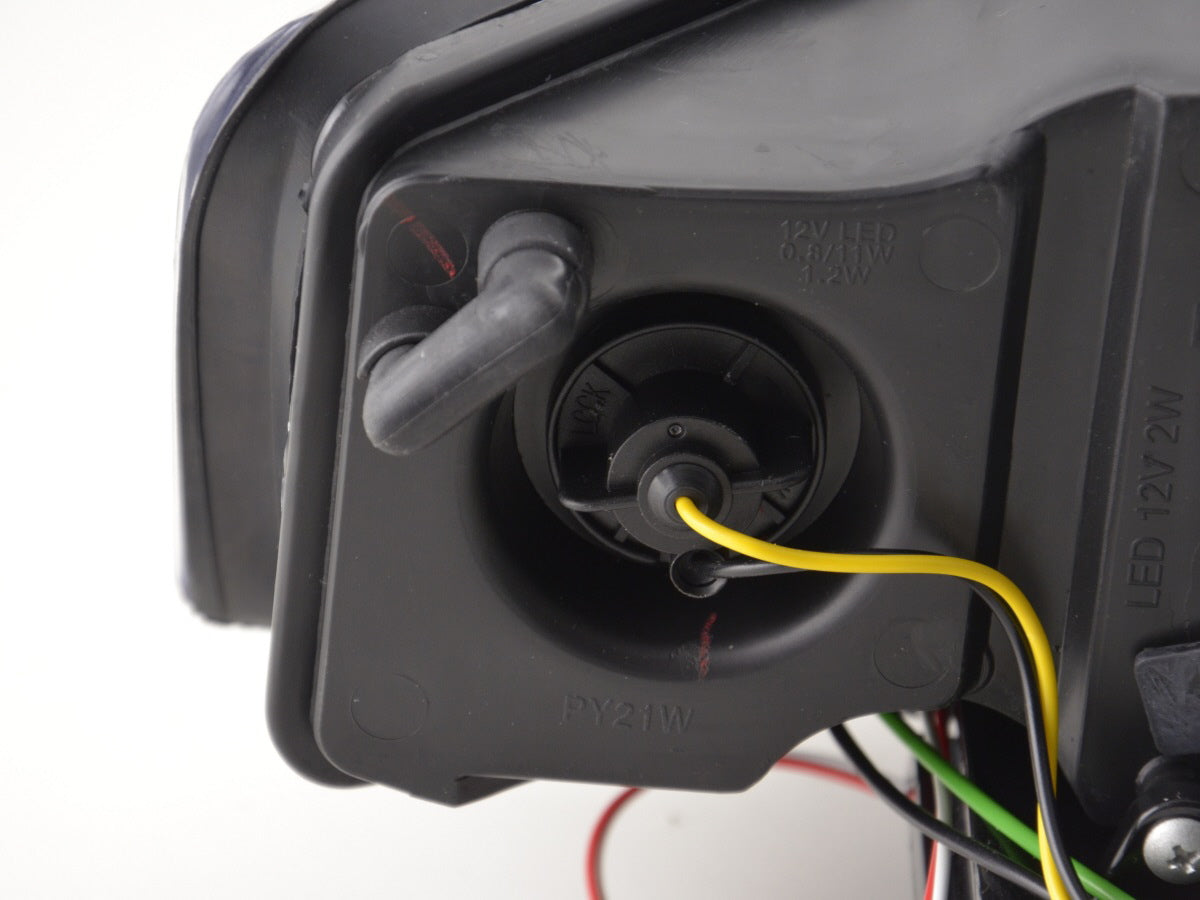 Scheinwerfer Set Daylight LED TFL-Optik Audi A4 Typ 8E  01-04 schwarz für Rechtslenker