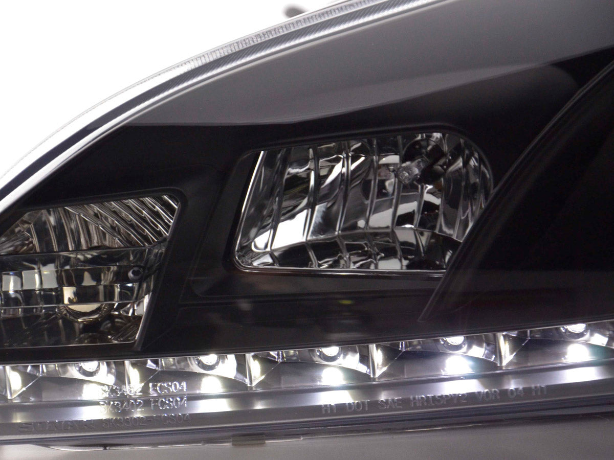 Headlight set Daylight LED DRL look Ford Focus 4/5-door 05-08 black