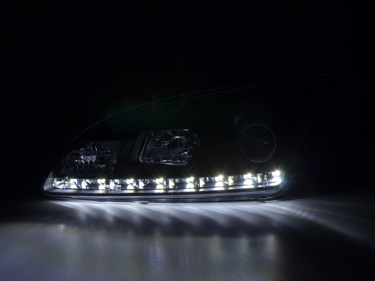 Scheinwerfer Set Daylight LED TFL-Optik Ford Focus 4/5-trg.  05-08 schwarz für Rechtslenker