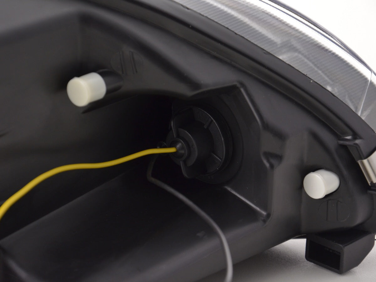 Scheinwerfer Set Daylight LED TFL-Optik Ford Focus 4/5-trg.  05-08 schwarz für Rechtslenker