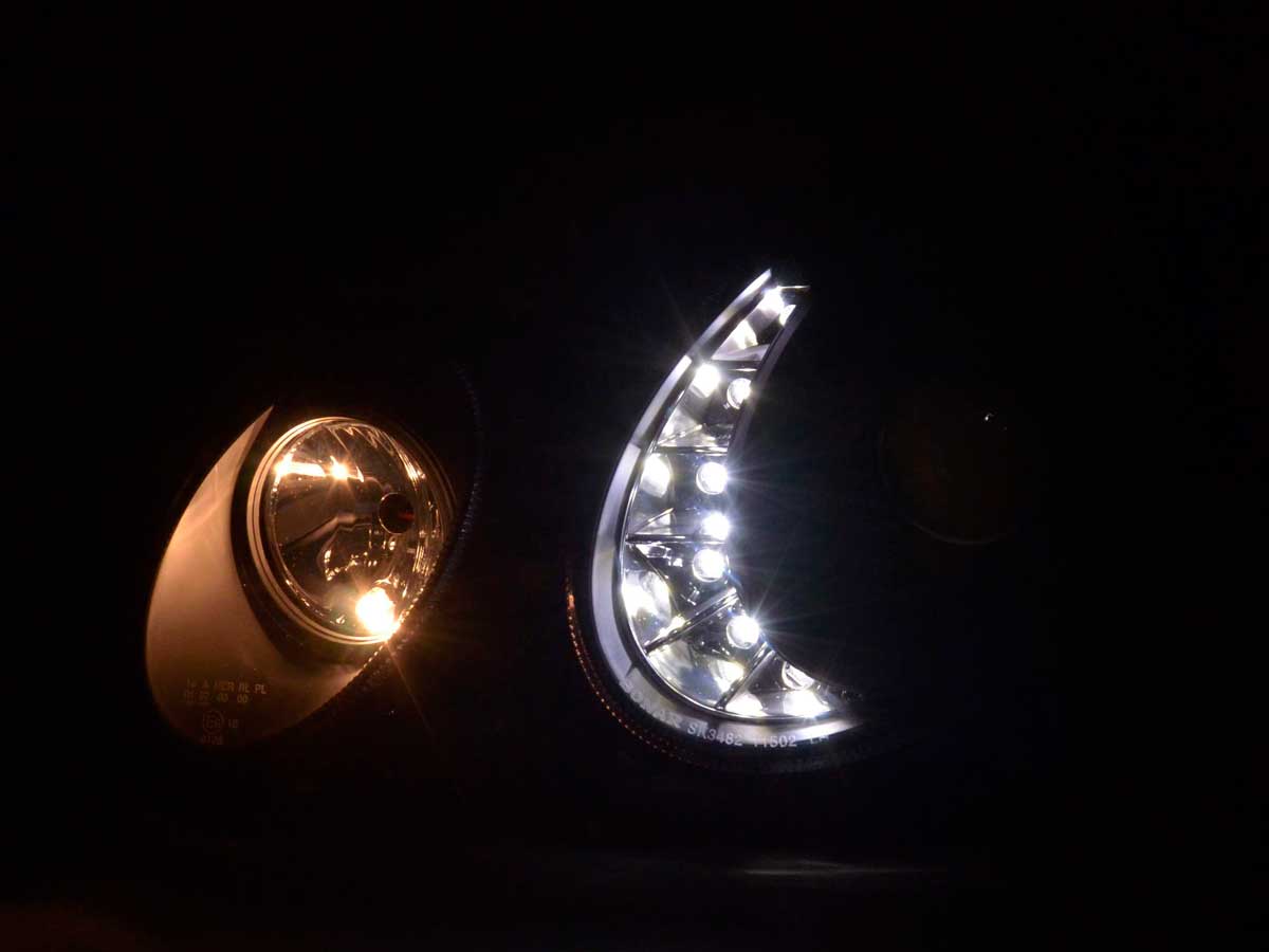 Headlight set Daylight LED DRL look Mercedes E-Class 211 02-06 black