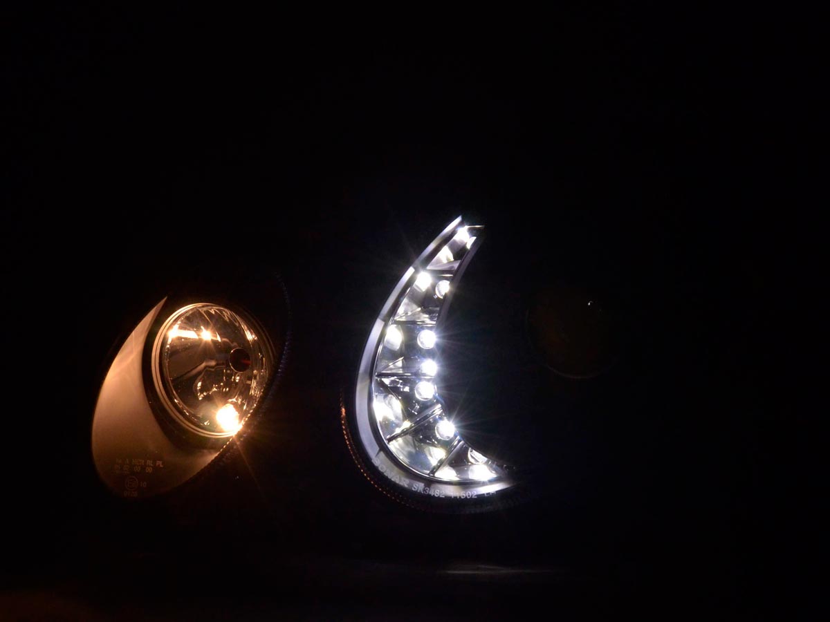 Headlight set Daylight LED DRL look Mercedes E-Class type W211 06-08 black