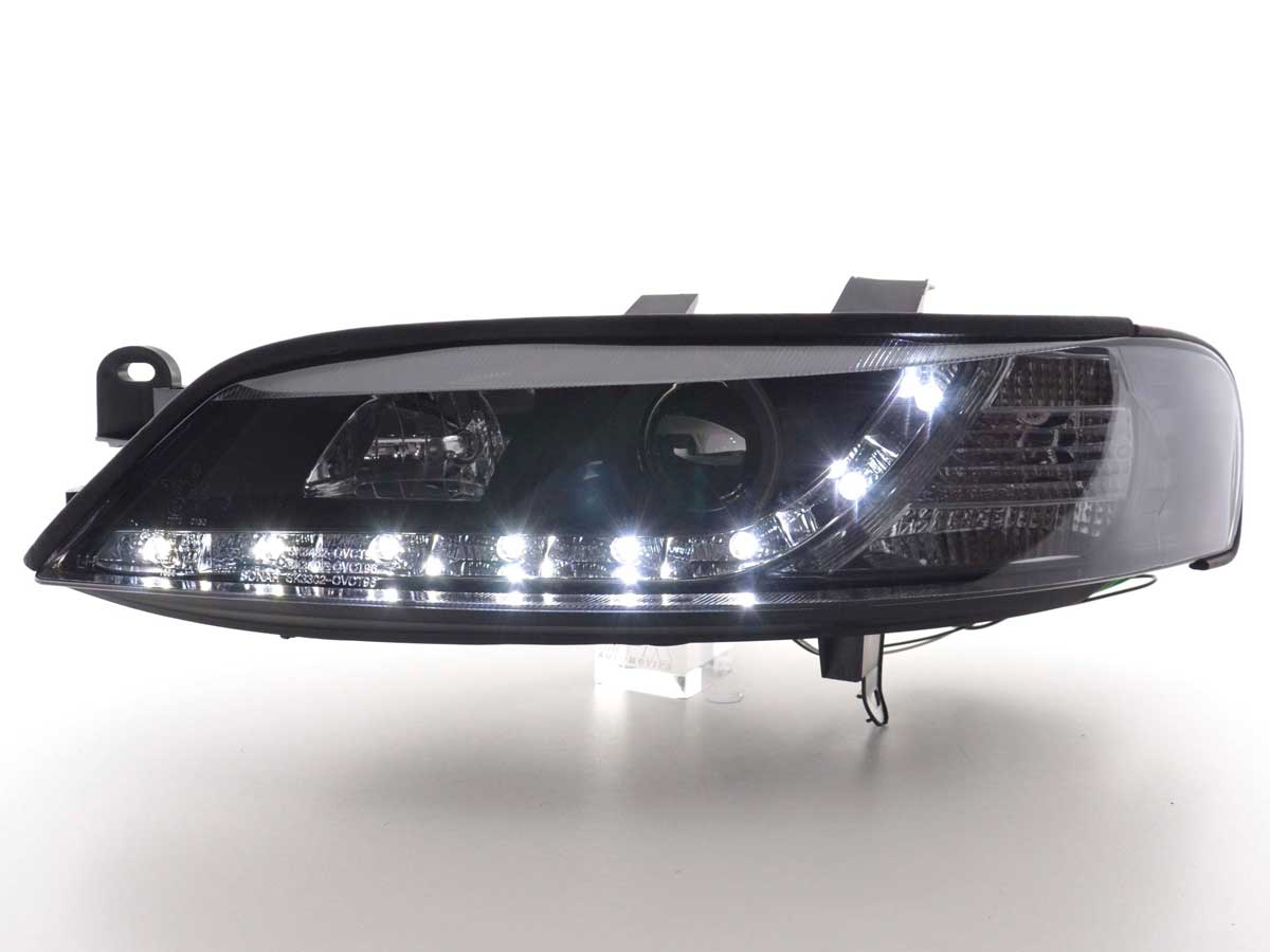 Wear parts headlight right Ford Focus 4/5-door 04-08