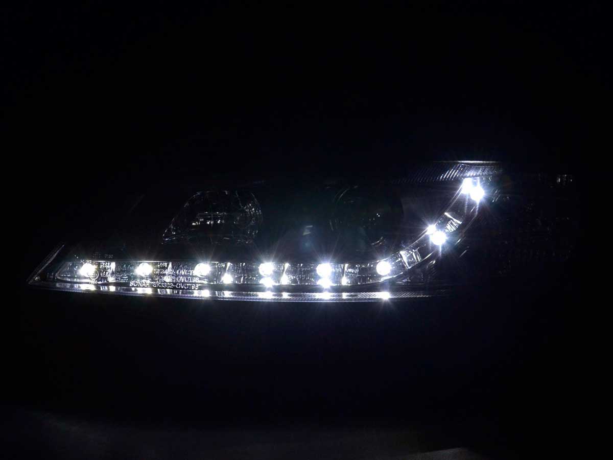 Wear parts headlight right Ford Focus 4/5-door 04-08