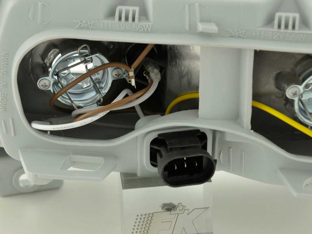 Wear parts headlight right Renault Laguna 94-98