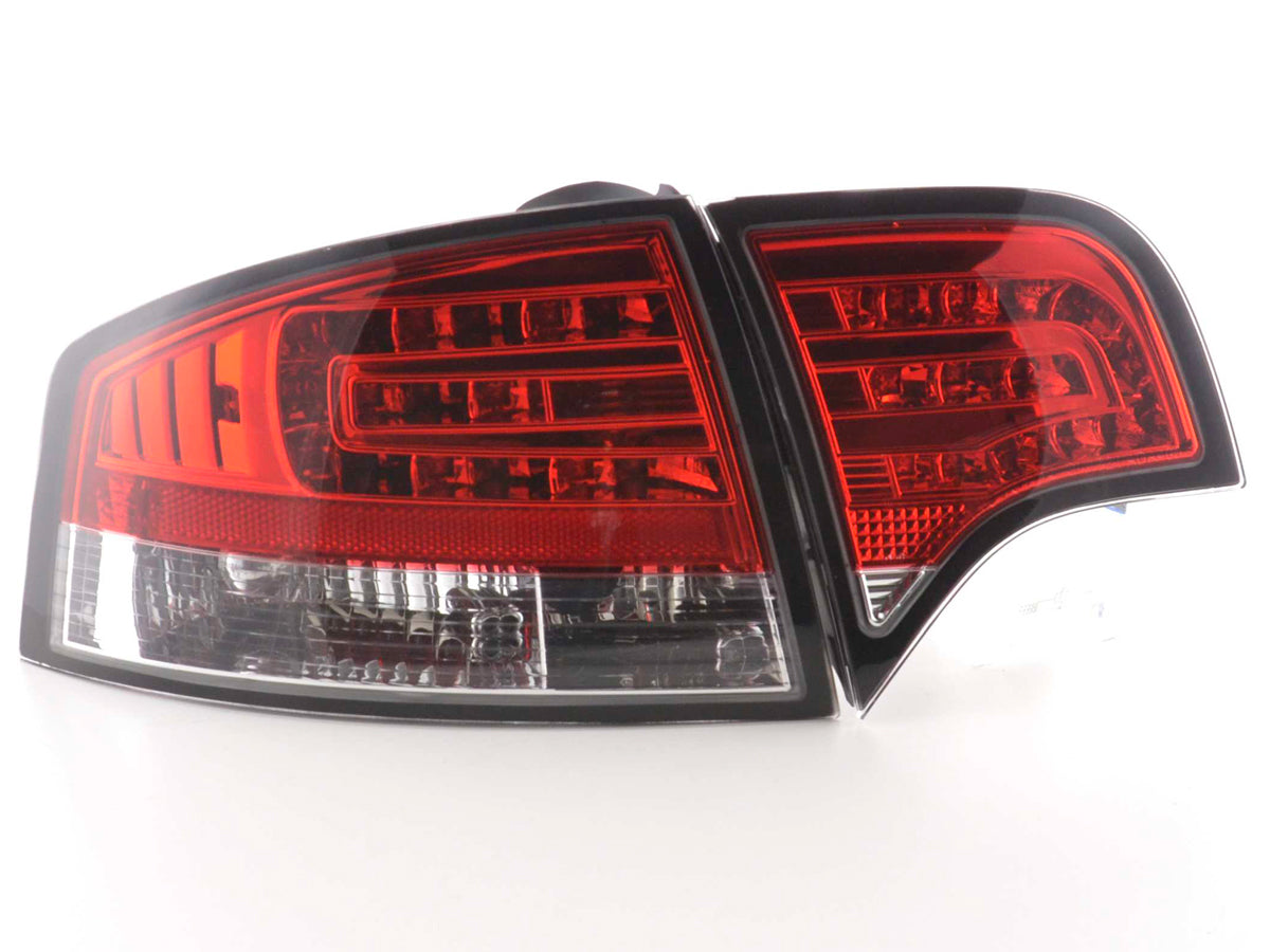 LED Rückleuchten Set Audi A4 Limousine Typ 8E  04-07 rot/klar