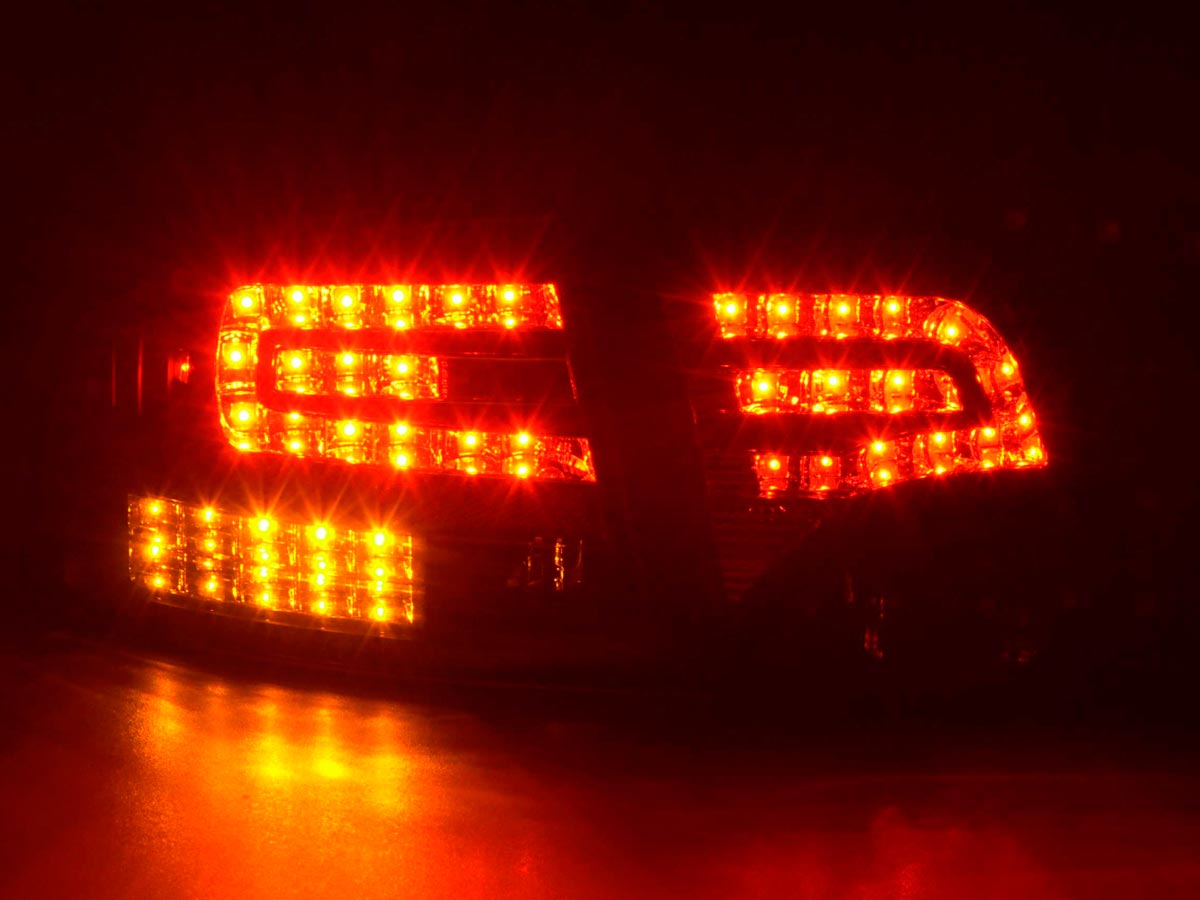 LED Rückleuchten Set Audi A4 Limousine Typ 8E  04-07 schwarz